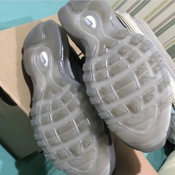 Off whiteXmenta AirMax - Picture 2 of 6